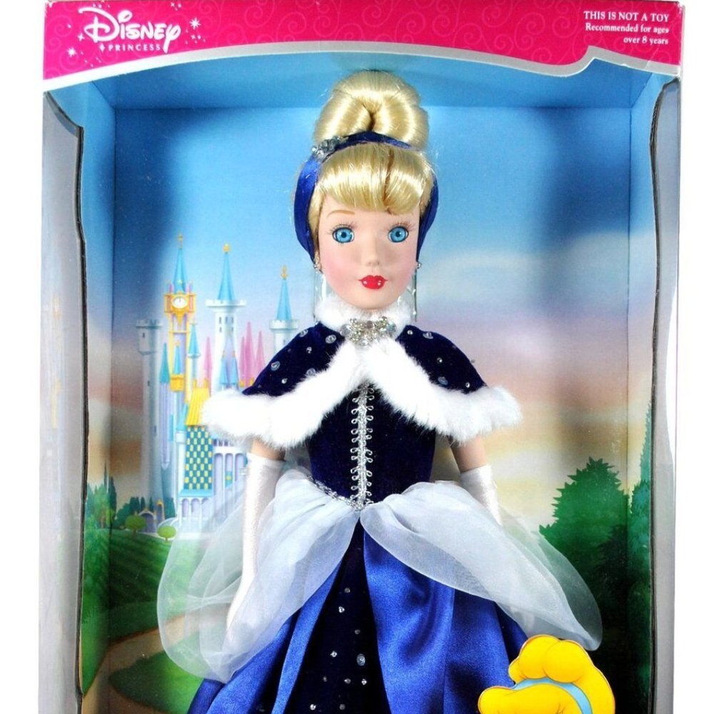 Disney Princess Collectible 16 Inch Porcelain Doll - Royal Holiday Edition- NIB